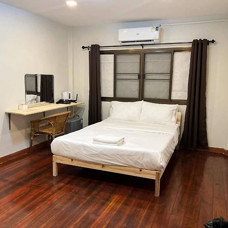 Go Inn Sao Chingcha - โกอินน์ เสาชิงช้า Bangkok Buitenkant foto